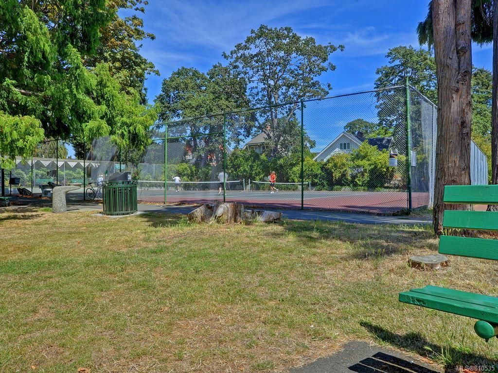 listing image 16047216204559645250