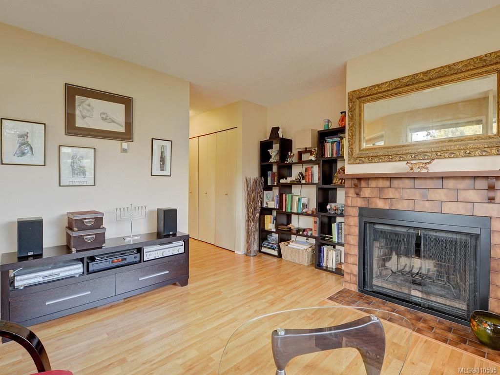 listing image 16040839176693969304