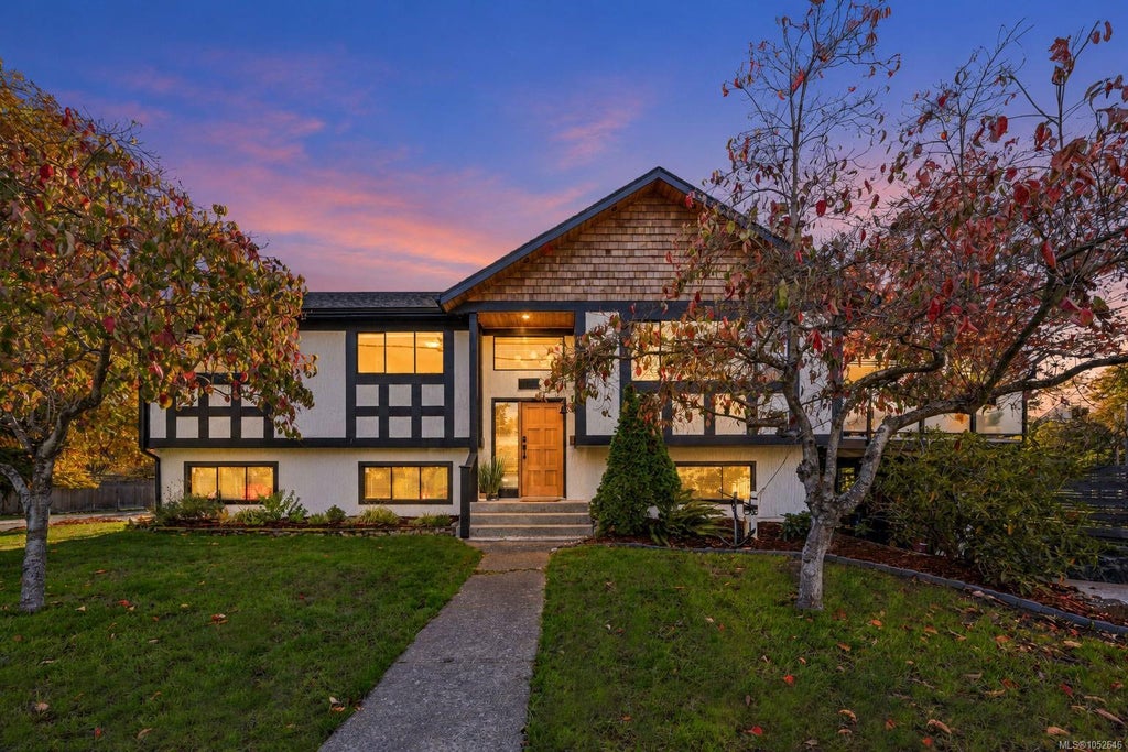 988 MONTEREY AVE, OAK BAY, BC V8S 4V2 - Image 2348413334.jpeg?d=l