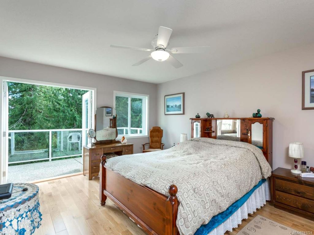 listing image 16044291653565032766