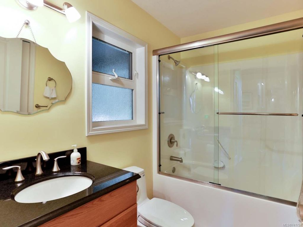 listing image 16045414267849281325