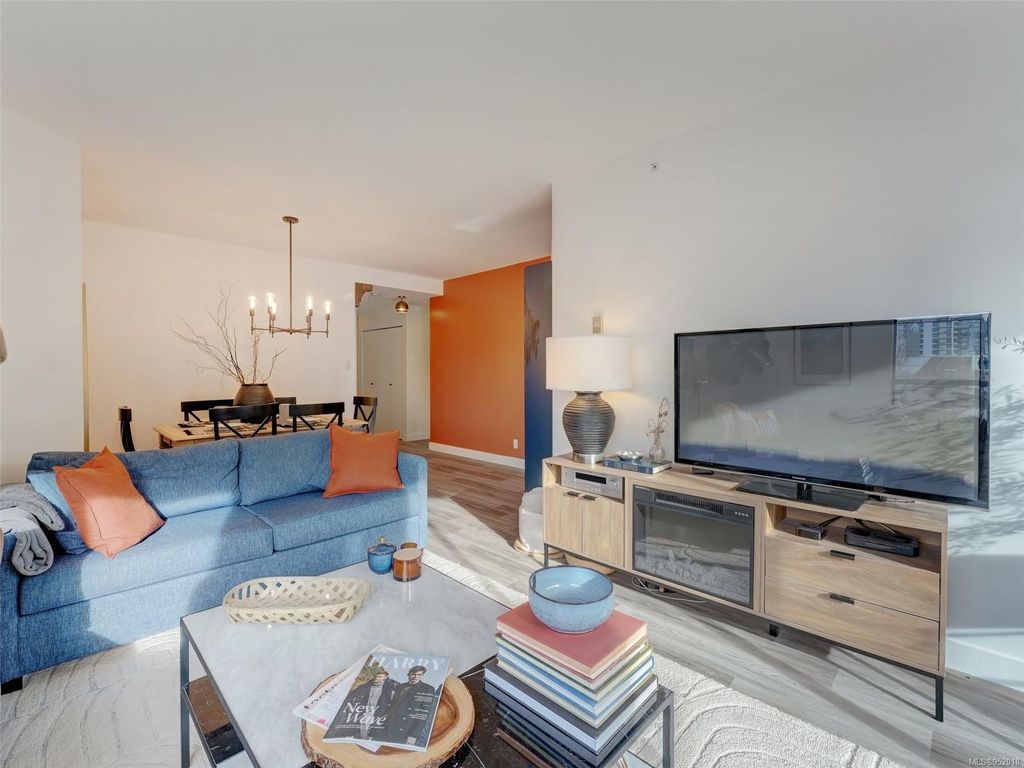 listing image 16046278067452441007