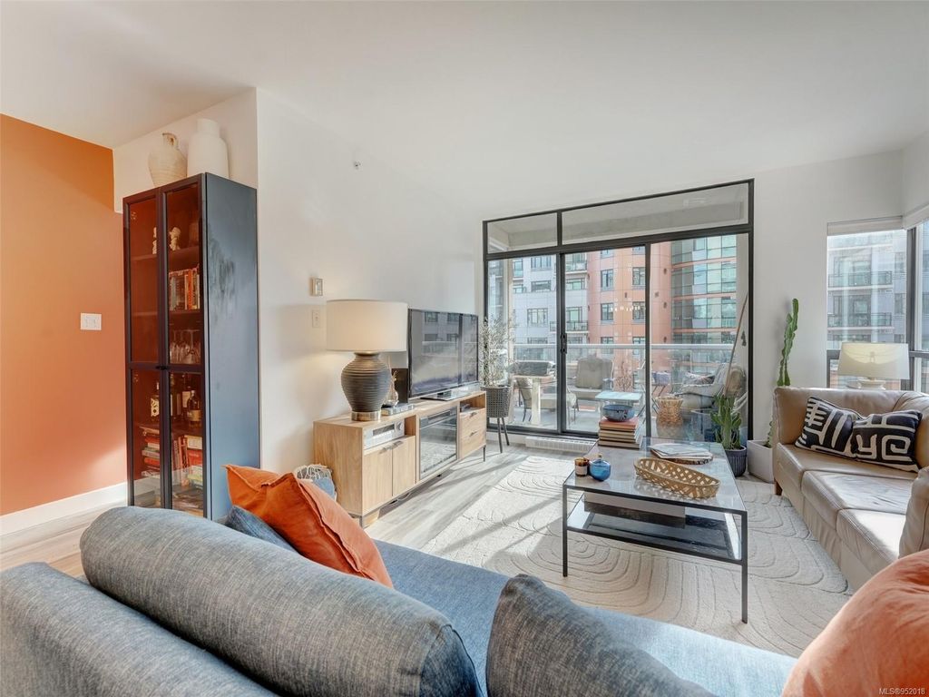 listing image 16049242634818829567