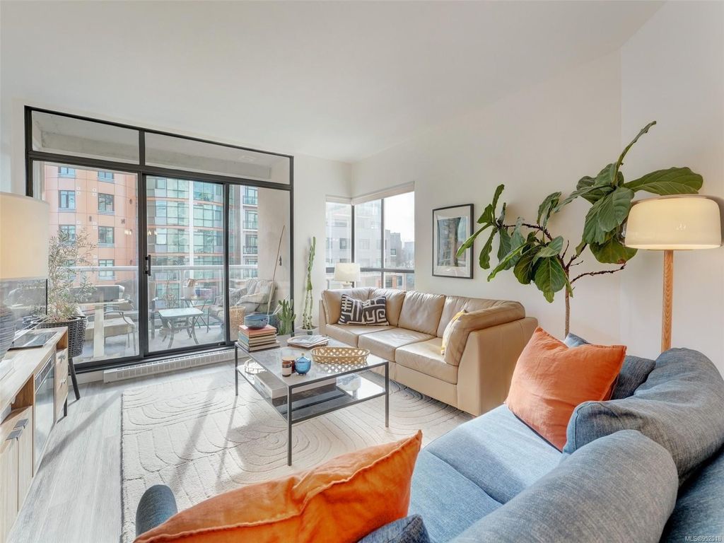 listing image 16044340544124524525