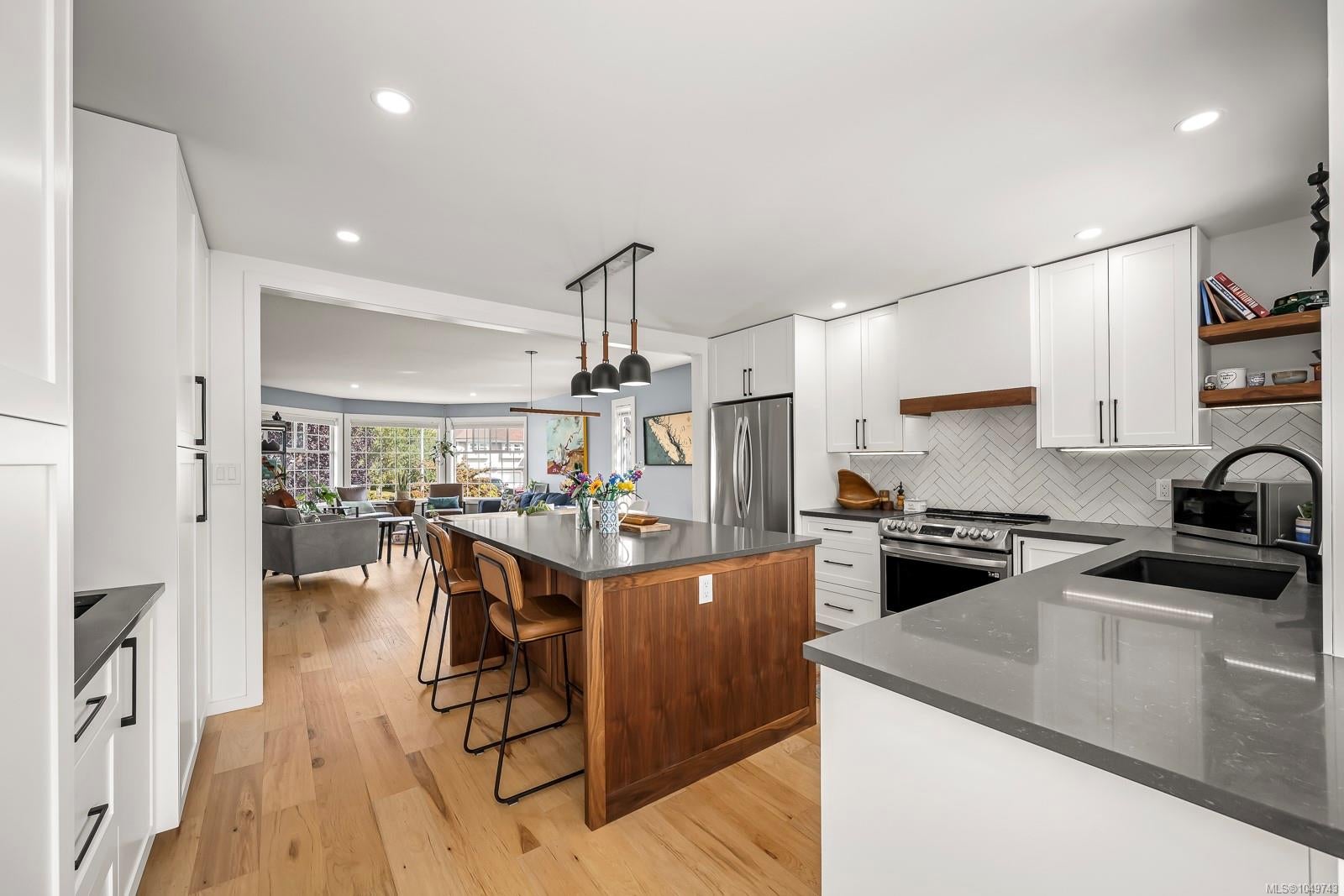 2185 Cardinal Pl