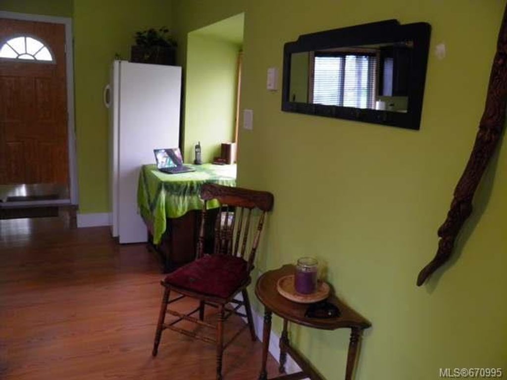 listing image 16044453410905641469