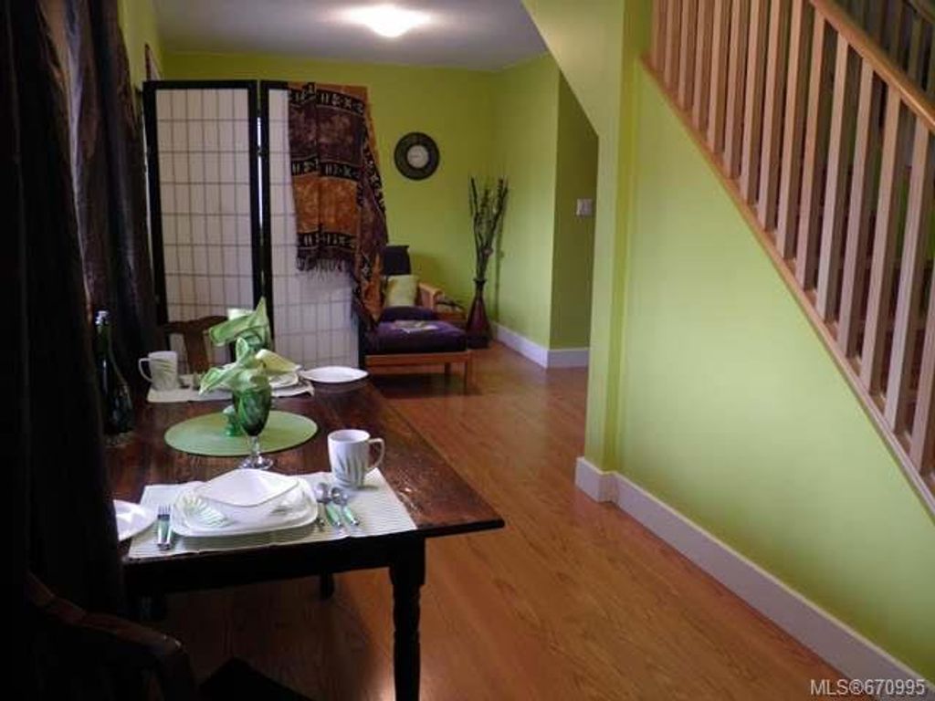 listing image 16046852653125772941