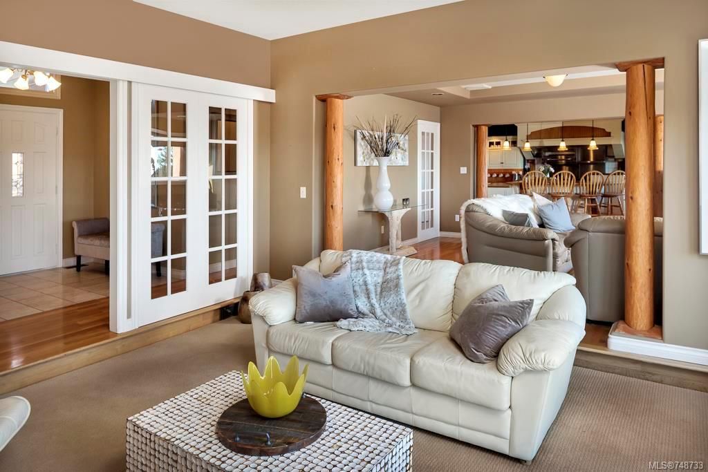 listing image 16049008437545657139