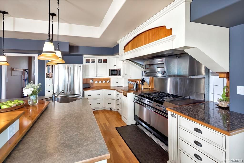 listing image 16049152294651121092