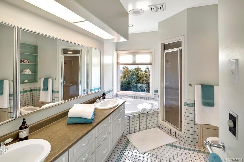 listing image 16046236065637375163