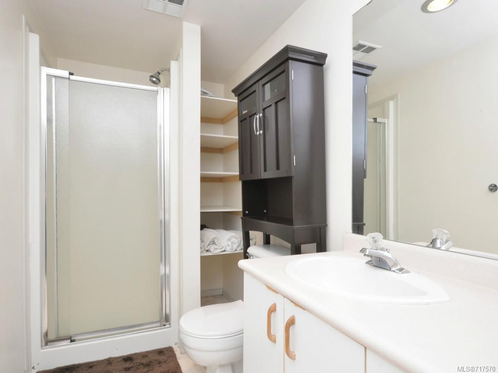 listing image 16046402294416461203