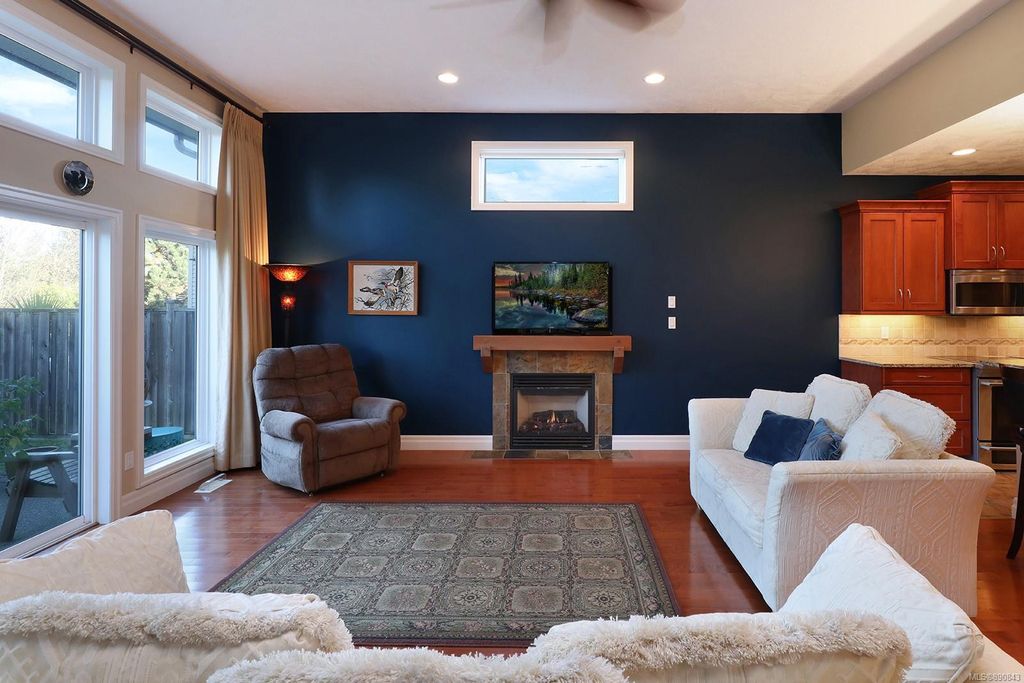 listing image 1604379195980