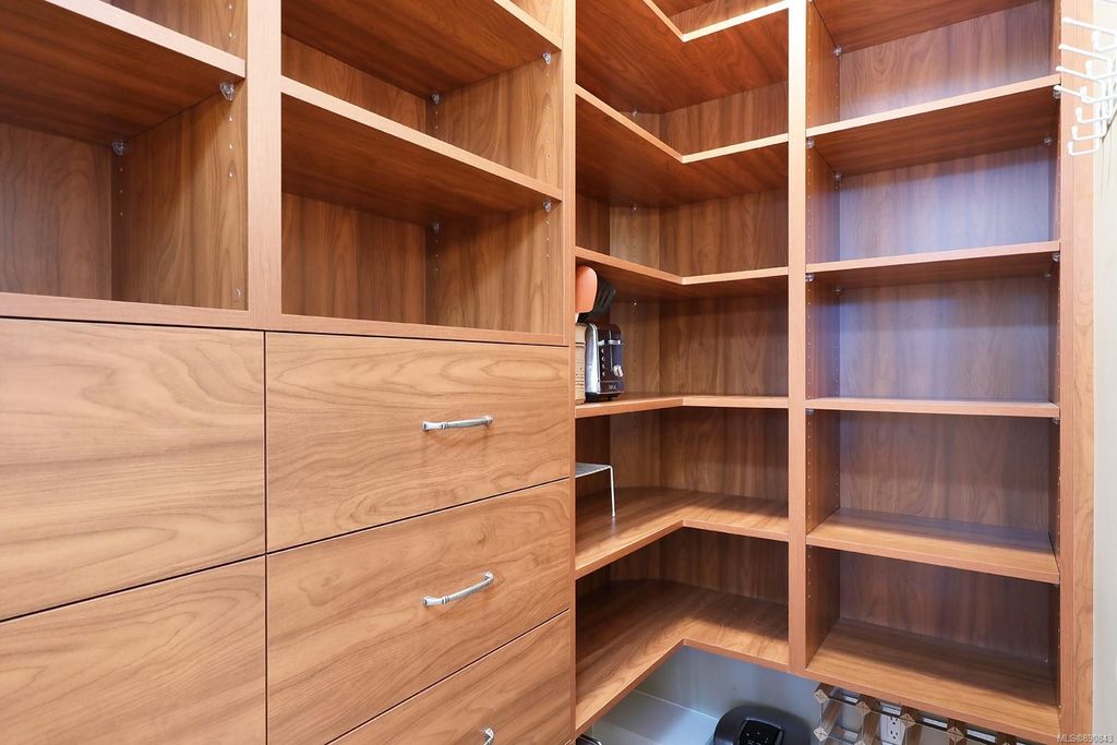 listing image 16044271971438