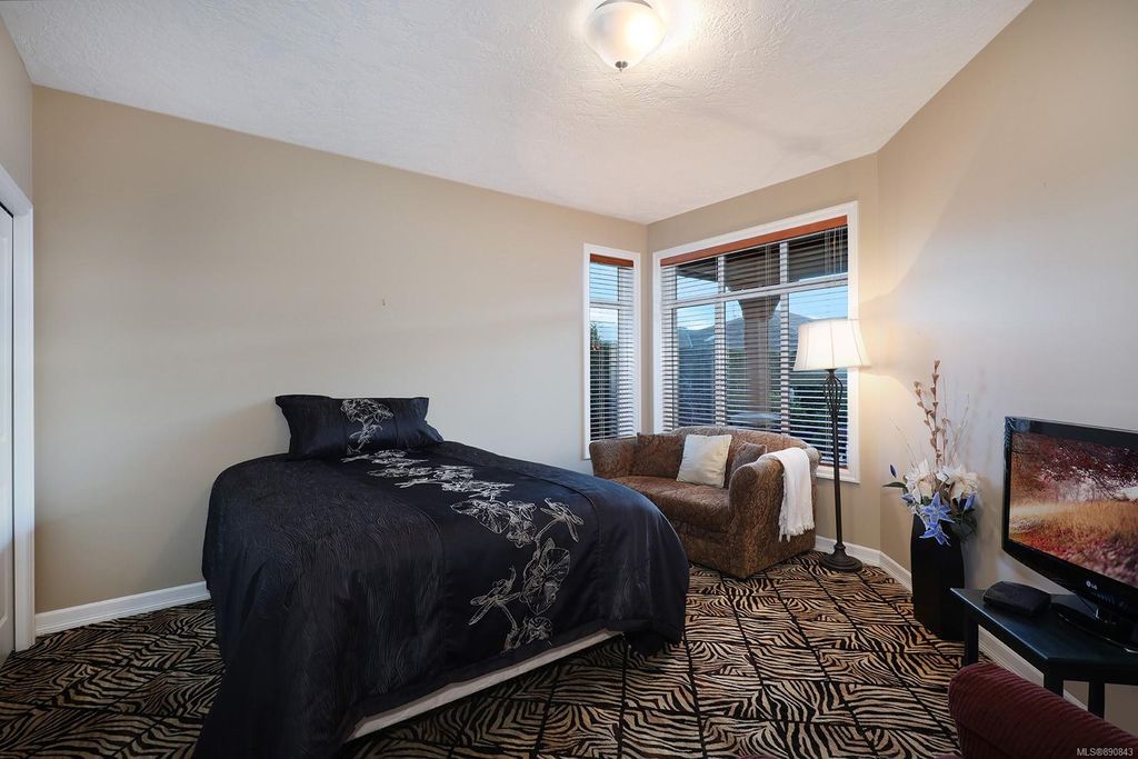 listing image 16043516920679