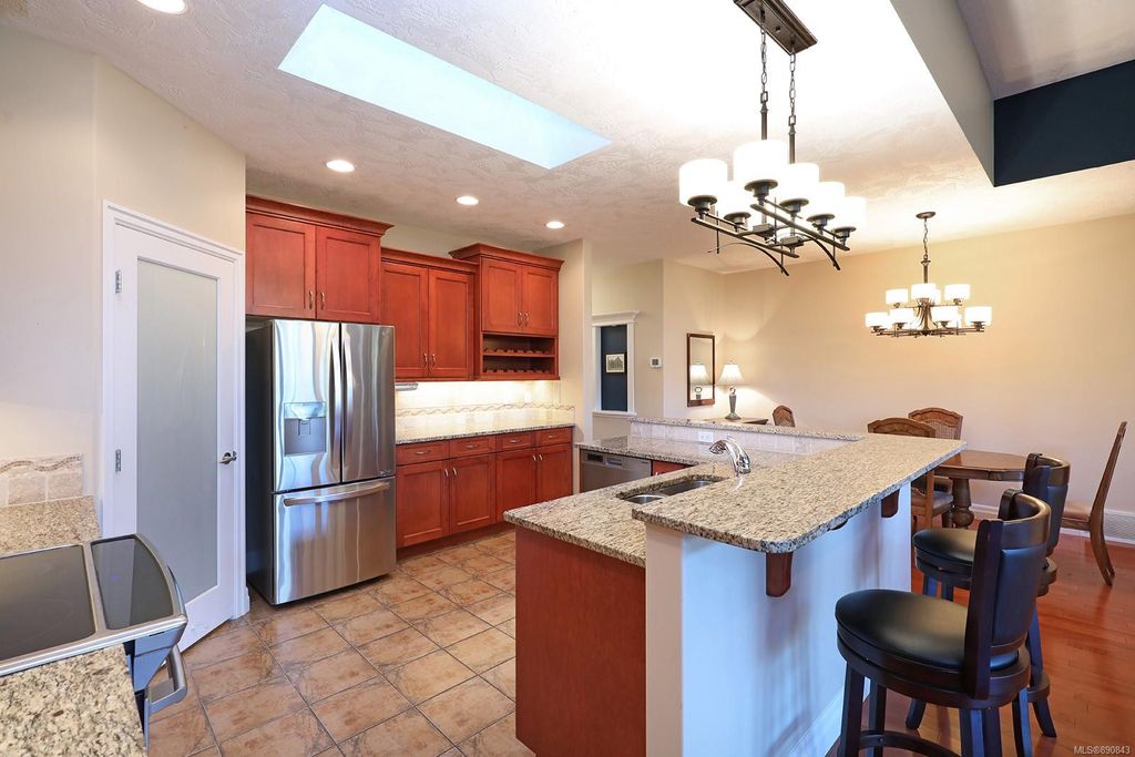 listing image 16042797069936