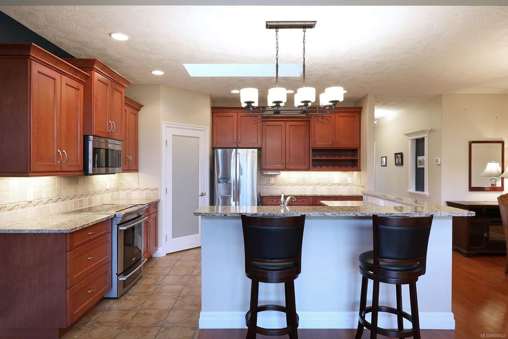 listing image 16043239199210