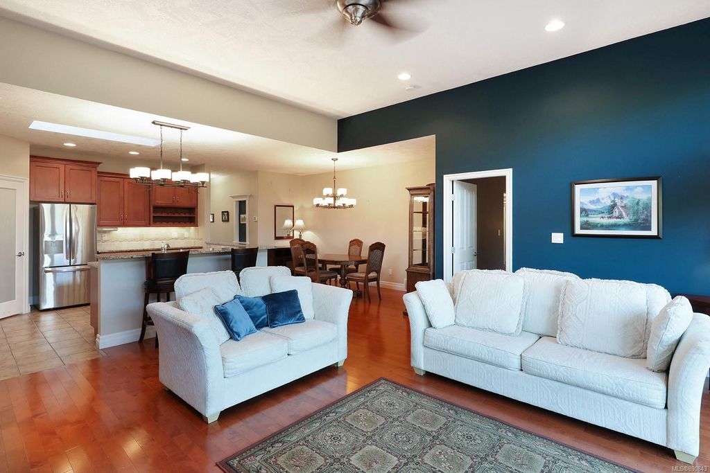 listing image 16043127496307