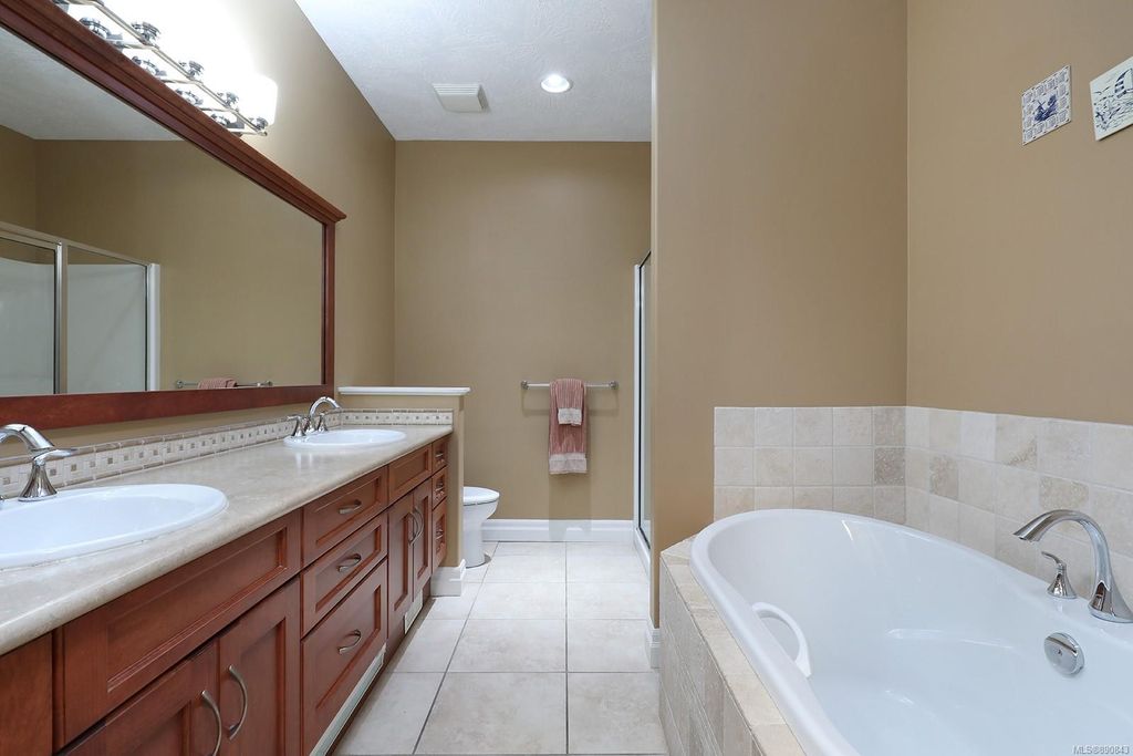 listing image 16041381154897