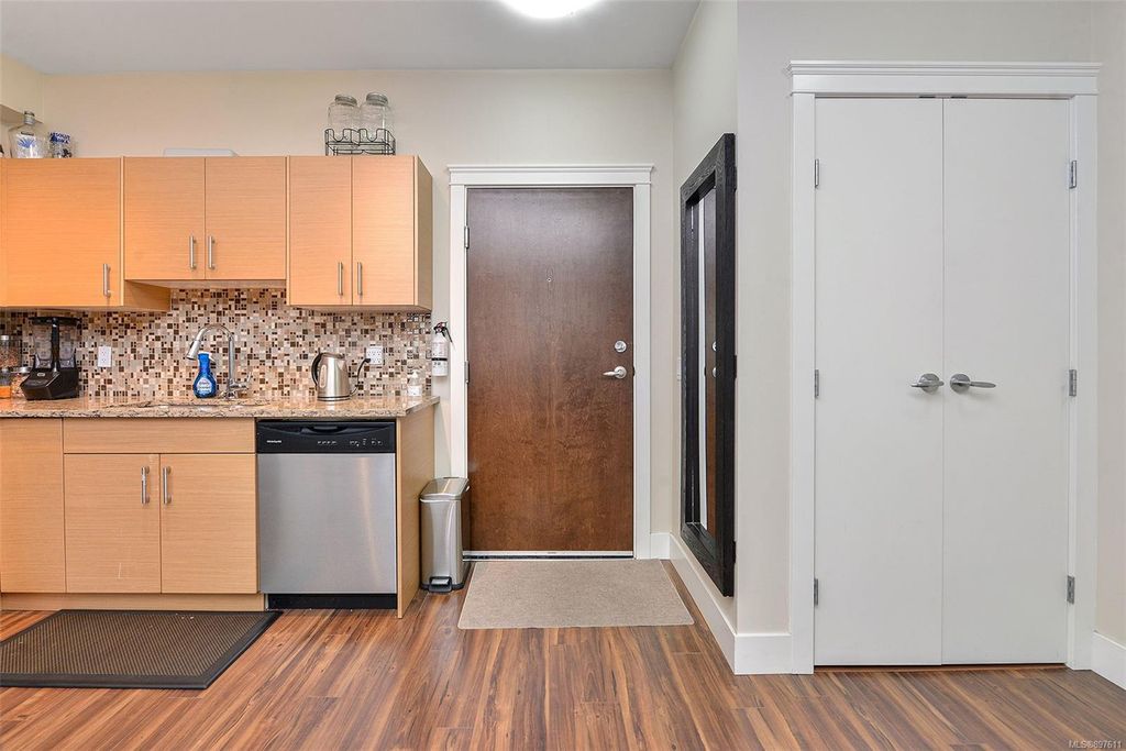 listing image 16042130291439