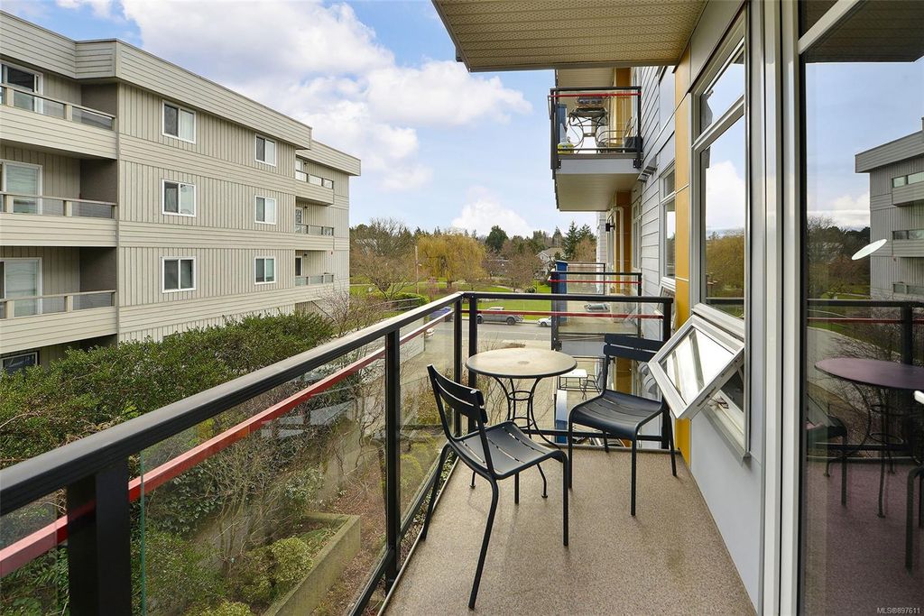 listing image 16044235606412