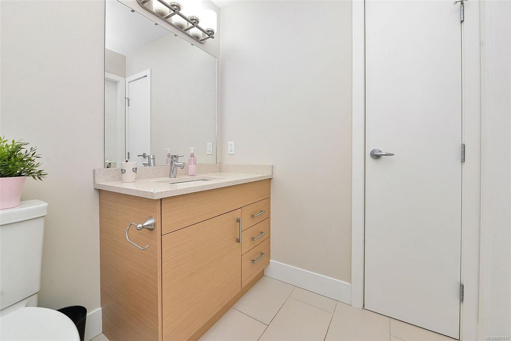 listing image 16042579605253