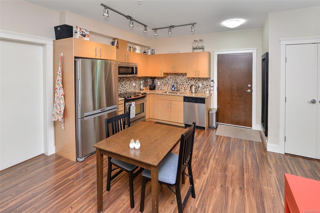 listing image 16042529338573