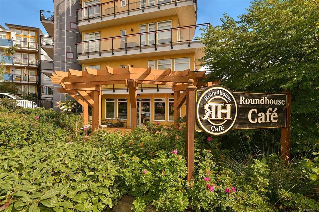 listing image 16043448031125