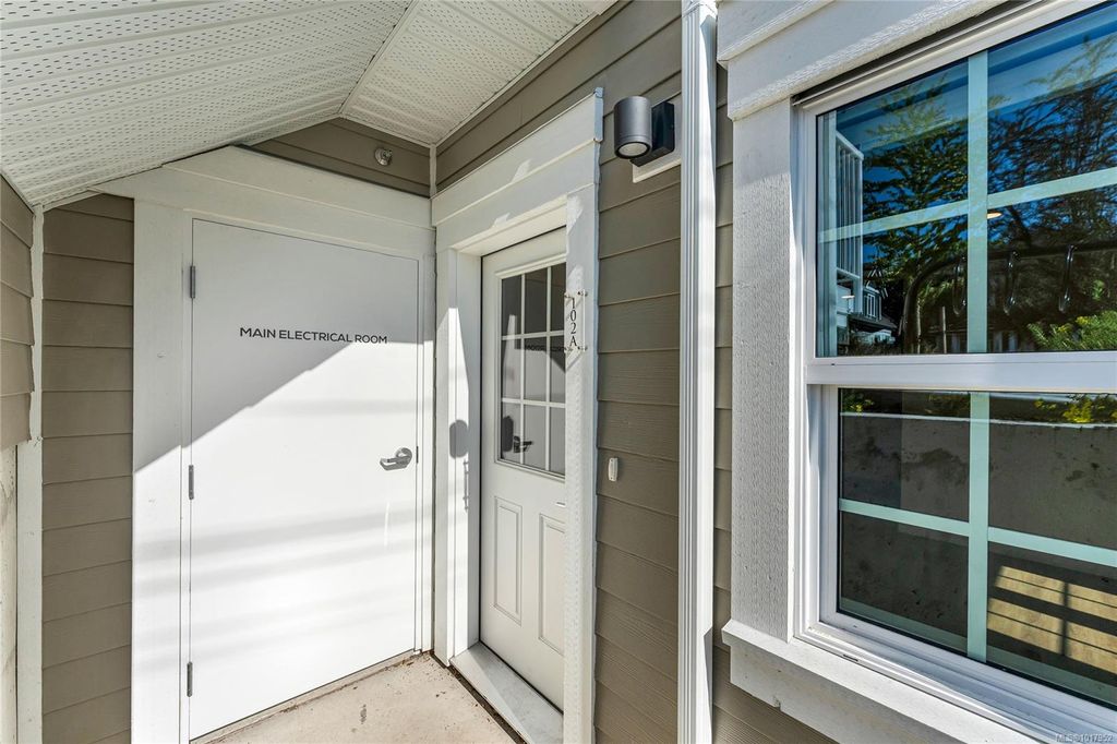 listing image 16045052146547391671