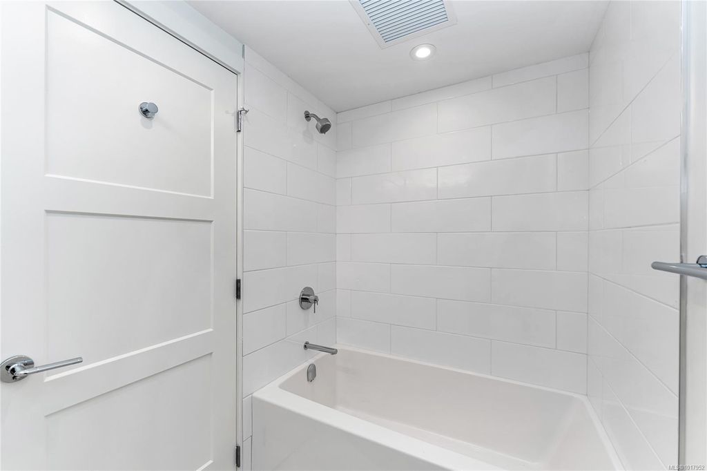 listing image 16040933752619488977