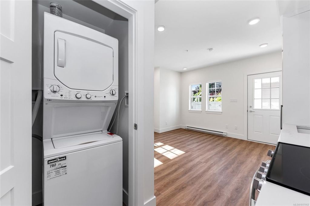 listing image 16044943444622316018