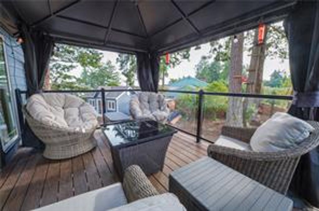 listing image 16044480157933780525