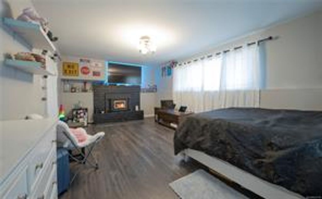 listing image 16040954638644199832