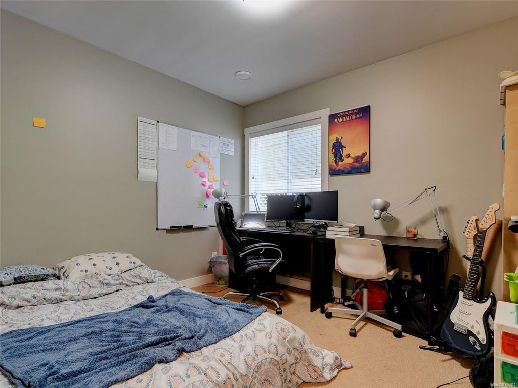 listing image 16047935317594769671