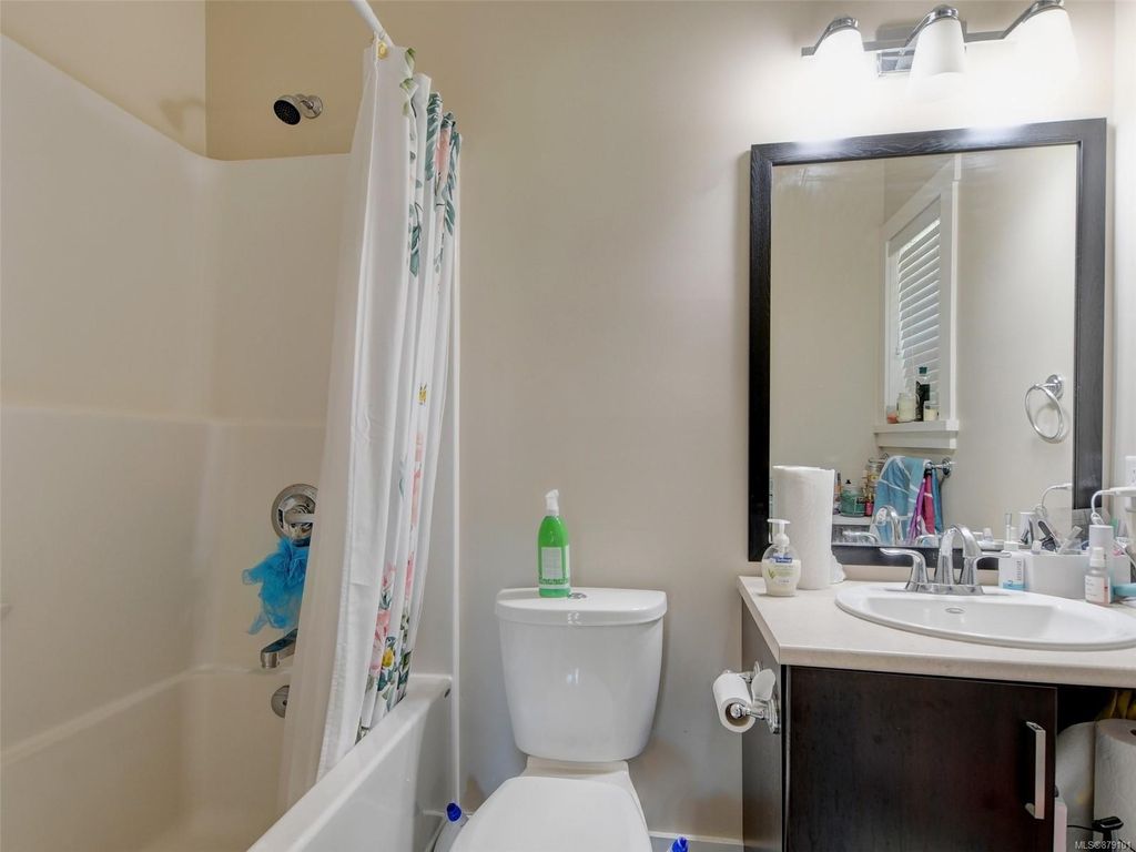 listing image 16042959865482054894