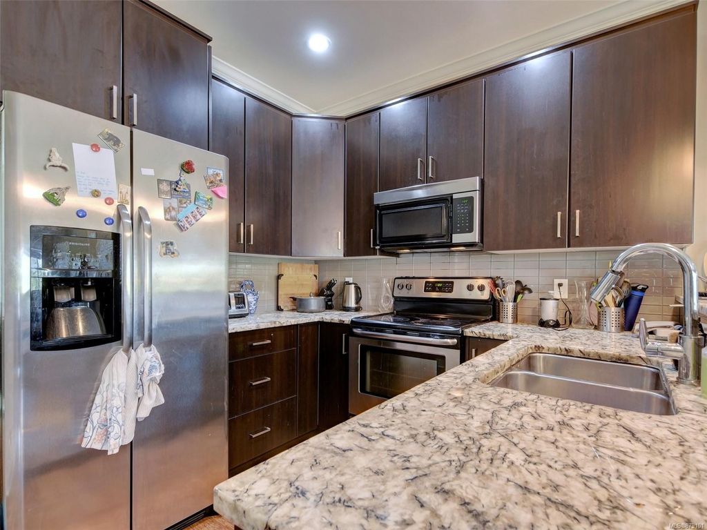 listing image 16041421410435979801