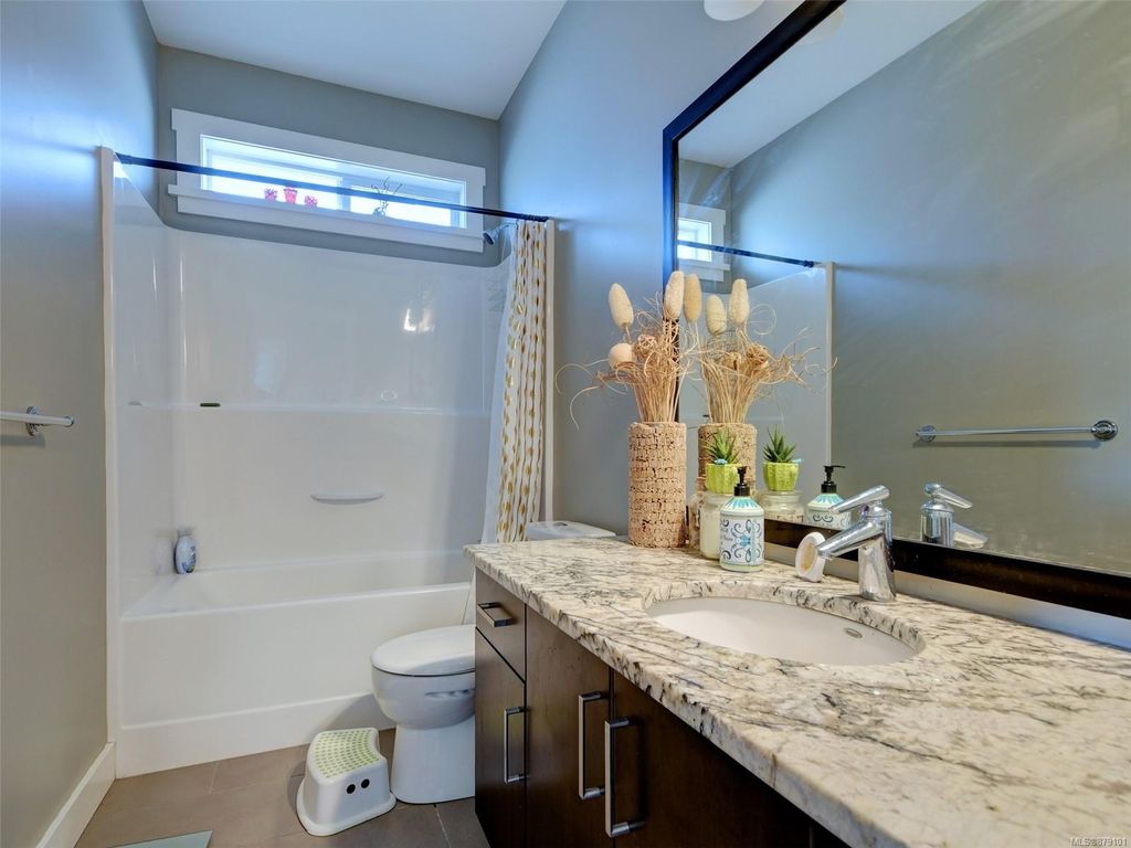 listing image 16049515454516600380
