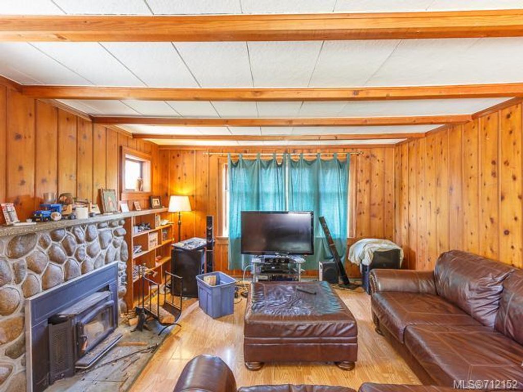 listing image 16049455687093884047