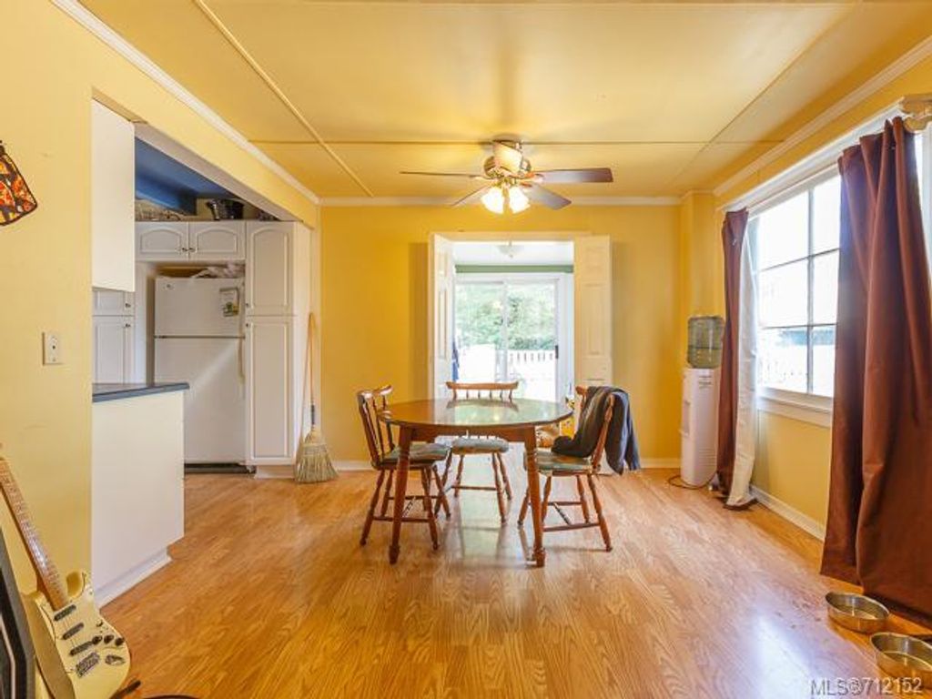 listing image 16044079332412766531