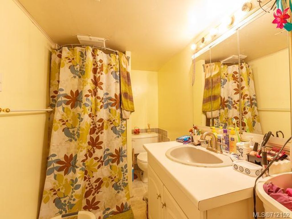 listing image 16048534041222674681
