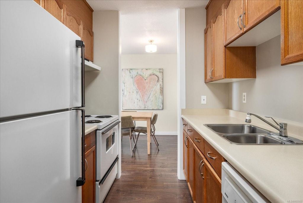 listing image 16043948608025144275