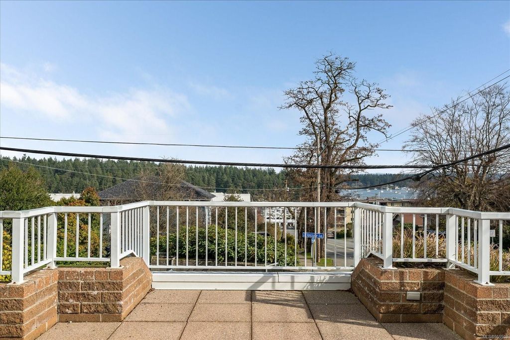 listing image 16044316749194466569