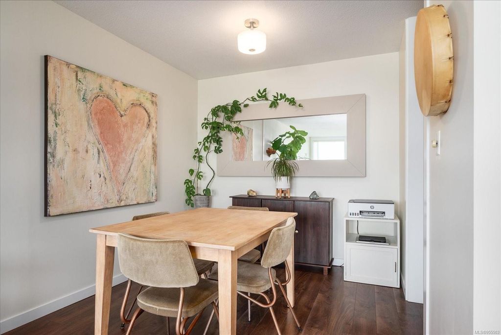 listing image 16043537090738960190