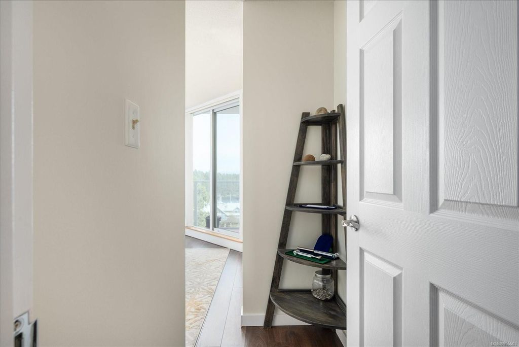 listing image 16044041998667154139