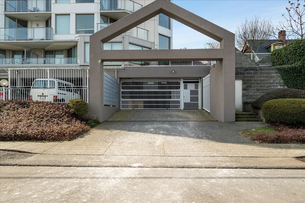 listing image 16040937619994143328