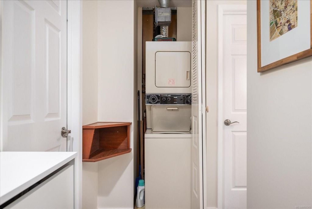 listing image 16047188189674700674