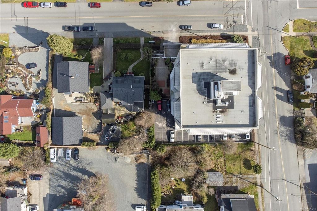 listing image 16041186368954614600