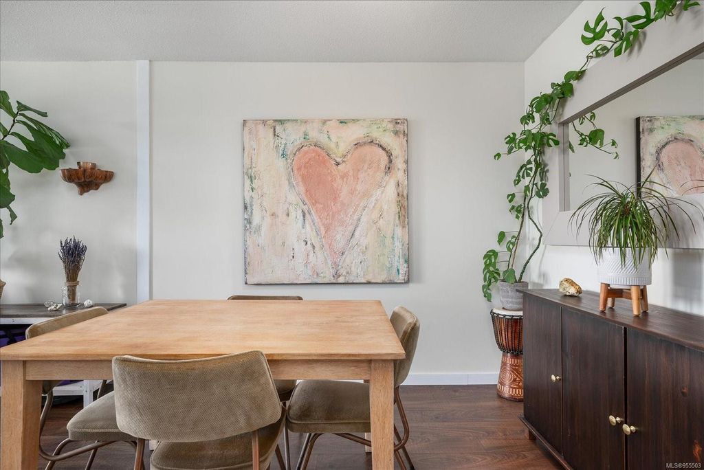 listing image 16043118283651680727