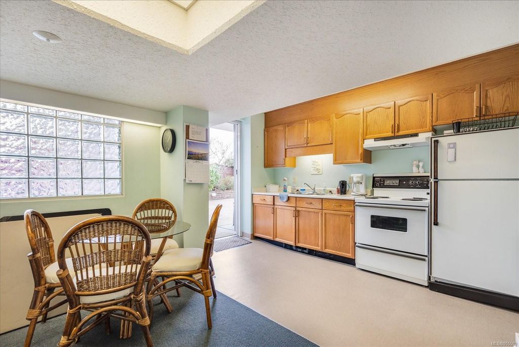 listing image 16045588381264376309