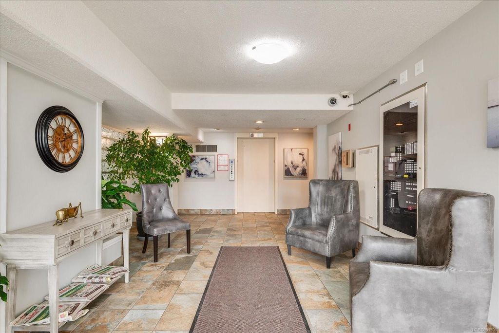 listing image 16044440941883059681