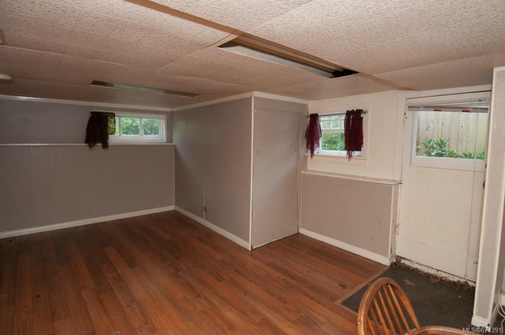 listing image 16040480161261440366
